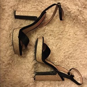 Betsey Johnson gold sparkle heel size 7